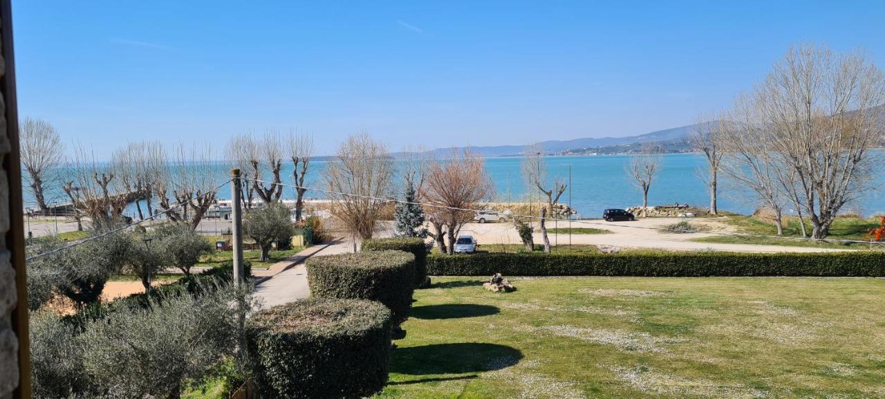 Appartamento Lago Trasimeno - Torricella Pg Eksteriør bilde